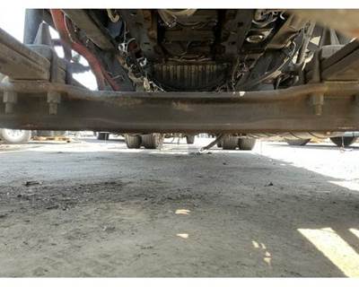Detroit DA-F-13.3-3 Front Axle Assembly for a Freightliner CASCADIA