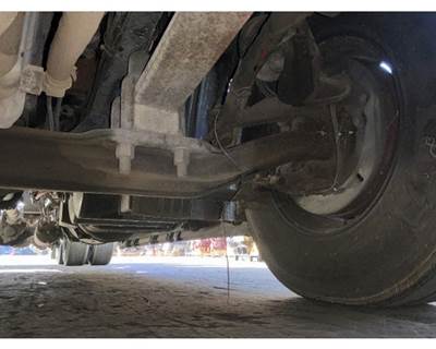 Detroit DA-F-13.3-3 Front Axle Assembly for a Freightliner CASCADIA