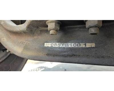 Eaton-Spicer D850F Front Axle Assembly for a International 4300
