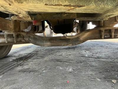 Ford E7HT-3010-HA Front Axle Assembly for a Ford F700