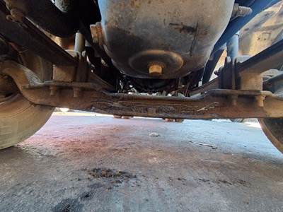 International 9200i Front Axle Assembly