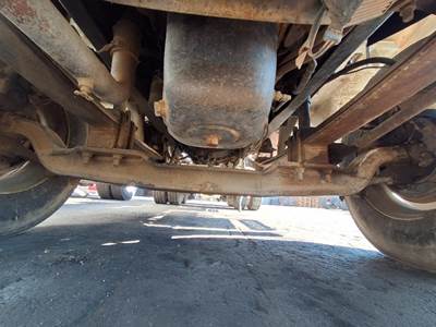 International 9200i Front Axle Assembly