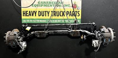 Mack Pinnacle CXU613 Front Axle Assembly for a Mack CXU613