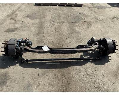 Mack Pinnacle CXU613 Front Axle Assembly for a Mack CXU613