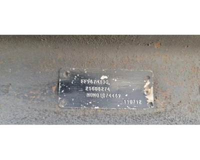 Mack Pinnacle CXU613 Front Axle Assembly for a Mack CXU613