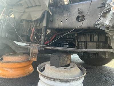 Meritor-Rockwell CASCADIA Front Axle Assembly for a Freightliner CASCADIA