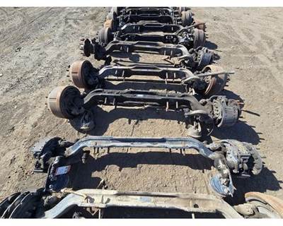 Meritor-Rockwell FF961 Front Axle Assembly for a Freightliner Cascadia 125