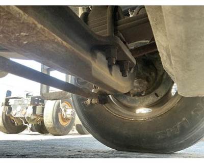 Meritor-Rockwell FF961 Front Axle Assembly for a Freightliner FL Cabover