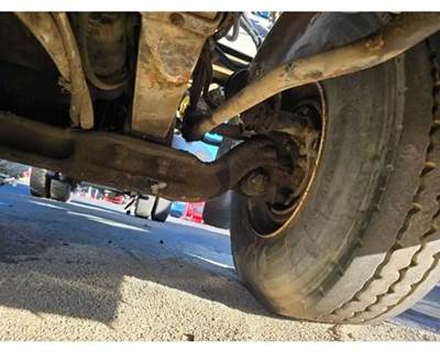 Meritor-Rockwell FL941 Front Axle Assembly for a White WXLL Xpeditor