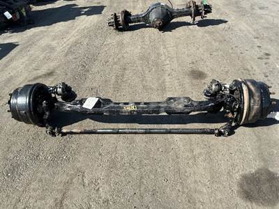 Freightliner Front Axle Assembly for a Freightliner Cascadia 113