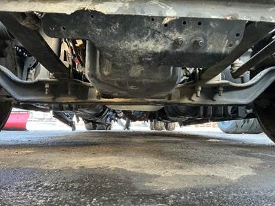 Detroit Front Axle Assembly for a Freightliner CASCADIA