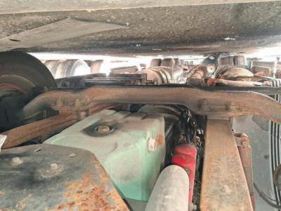 Volvo VNL780 Front Axle Assembly