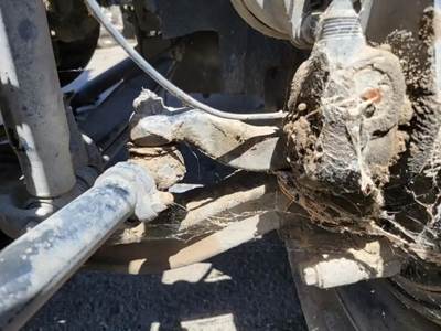 Volvo VNM Front Axle Assembly