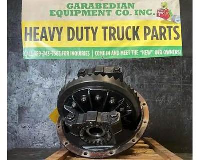 Dana-Spicer N175S Rear Axle Assembly for a International 4700