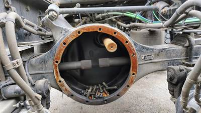 Detroit Front Axle Housing for a Freightliner Cascadia 125