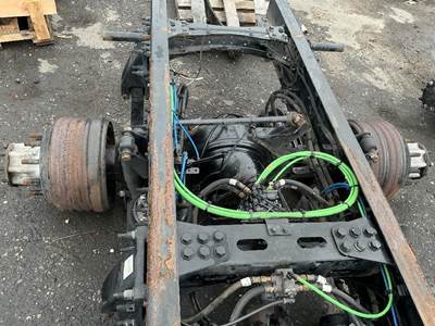 Detroit DA-RT-40.0-4S Front Axle Housing for a Freightliner Cascadia 126