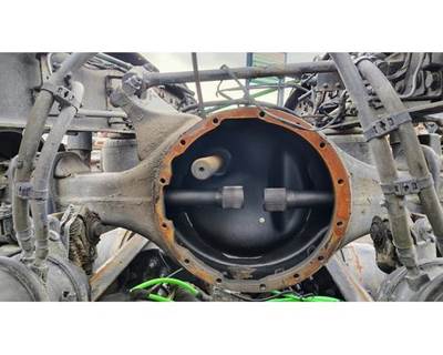 Detroit DA-RT-40.0-4S Front Axle Housing for a Freightliner Cascadia 116