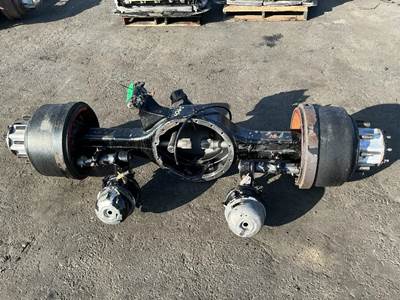 Detroit DA-RT-40.0-4T Front Axle Housing for a Freightliner CASCADIA