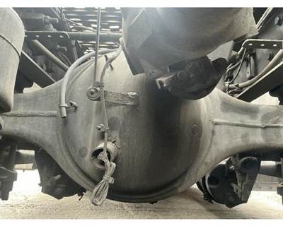 Detroit DA-RT-40.0-4T Front Axle Housing for a Freightliner CASCADIA