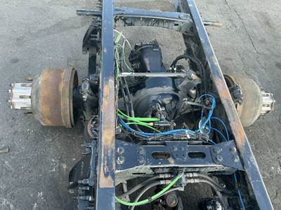 Detroit RT40-4N Front Axle Housing for a Freightliner Cascadia 125