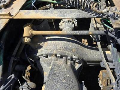 Detroit RT40-4N Front Axle Housing for a Freightliner Cascadia 125