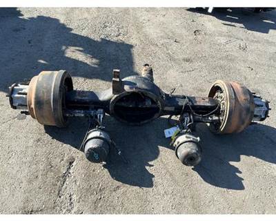 Eaton DSP41 Front Axle Housing for a Kenworth T800