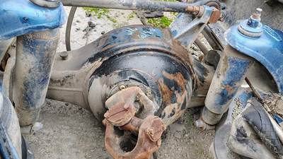 Meritor-Rockwell Front Axle Housing for a Peterbilt 379