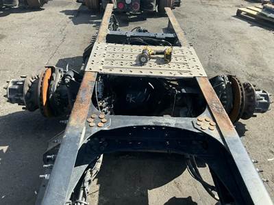 Meritor-Rockwell CXU613T Front Axle Housing for a Mack CXU613T