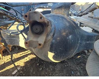 Meritor-Rockwell MD20143 Front Axle Housing for a Volvo