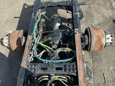 Meritor-Rockwell MD2014H Front Axle Housing for a Freightliner Cascadia 126