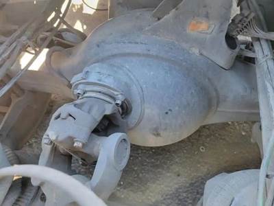 Meritor-Rockwell MD2014X Front Axle Housing for a Mack CXU613