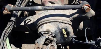 Meritor-Rockwell MD2014X Front Axle Housing for a Freightliner CASCADIA