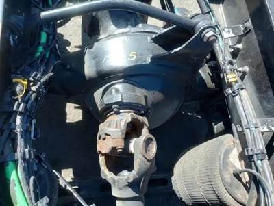 Meritor-Rockwell MD2014X Front Axle Housing for a Volvo VNL630