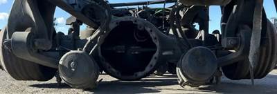 Meritor-Rockwell MD2014X Front Axle Housing for a Freightliner Cascadia 113