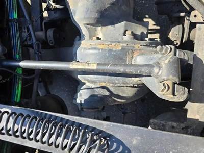 Meritor-Rockwell MD2014X Front Axle Housing for a Freightliner Cascadia 125