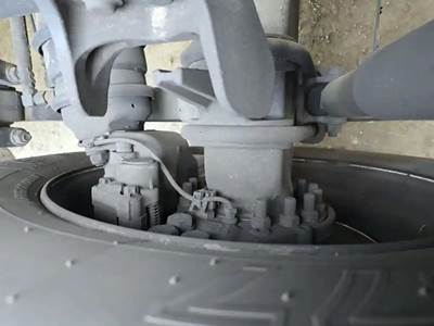 Meritor-Rockwell MD2014X Front Axle Housing for a International RH613