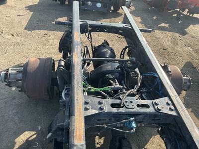 Meritor-Rockwell MD2014X Front Axle Housing for a Freightliner Cascadia 113