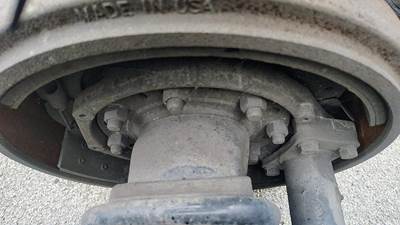 Meritor-Rockwell MD2014X Front Axle Housing for a Freightliner Cascadia 125