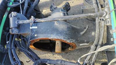 Meritor-Rockwell MD2014X Front Axle Housing for a Freightliner Cascadia 126