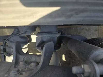 Meritor-Rockwell MD2014X Front Axle Housing for a International RH613