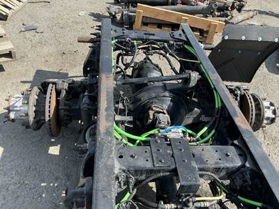 Meritor-Rockwell MD2014X Front Axle Housing for a International RH613