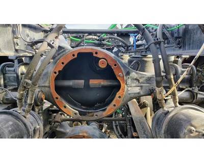 Meritor-Rockwell MD2014X Front Axle Housing for a Freightliner Cascadia 126