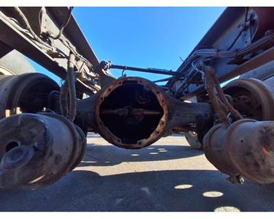 Meritor-Rockwell MD2014X Front Axle Housing for a Freightliner Cascadia 126