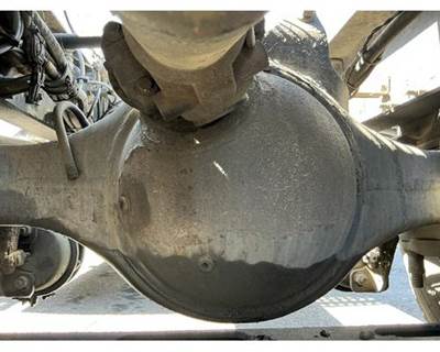 Meritor-Rockwell MD2014X Front Axle Housing for a Volvo VNL