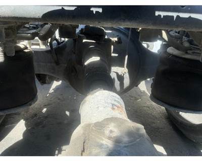 Meritor-Rockwell MD2014X Front Axle Housing for a Freightliner CASCADIA