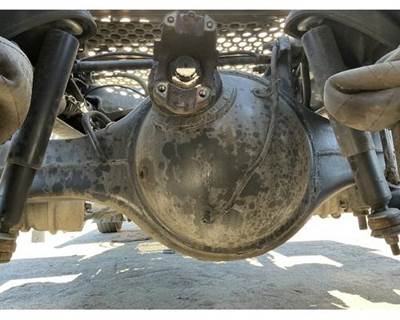 Meritor-Rockwell MD2014X Front Axle Housing for a Kenworth T680
