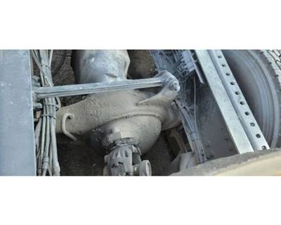 Meritor-Rockwell MD2014X Front Axle Housing for a Mack CXU613