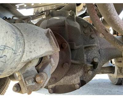 Meritor-Rockwell ME20165 Front Axle Housing for a Mack CXU633T