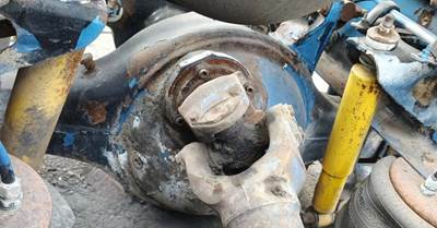 Meritor-Rockwell RD20140 Front Axle Housing for a Peterbilt 377