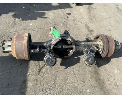 Meritor-Rockwell RD20145 Front Axle Housing for a Freightliner FLD120